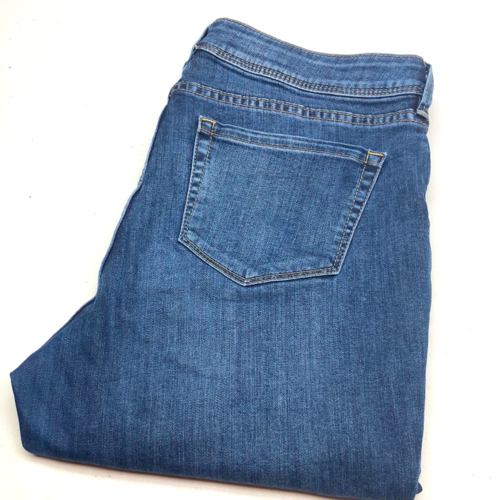 PREMIUM REVOLUTION DENIM CLAIRE HI-RISE CAPRIS 30x22 😎